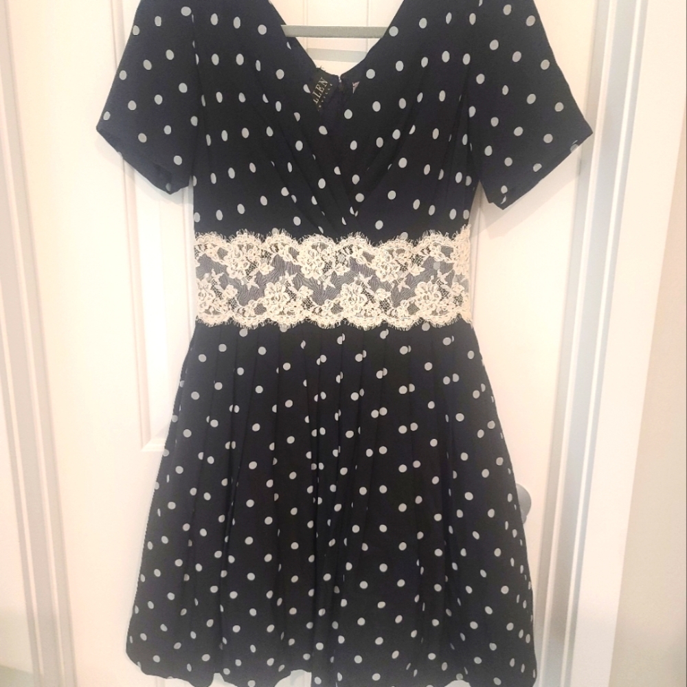 True vintage polka dot retro dress with lace detail and tulle underskirt
